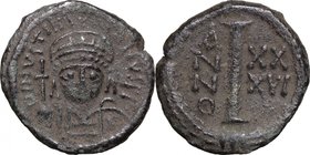 Justinian I (527-565). AE 10 Nummi, Rome mint, 562-563. D/ Bust facing, helmeted, cuirassed, holding globus cruciger. R/ Large I (mark of value). MIB ...