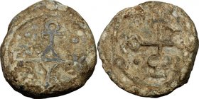 PB Seal, 8th-12th century. D/ Cruciform invocative monogram. R/ Cruciform invocative monogram. PB. g. 11.59 mm. 19.00 About VF.