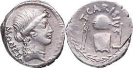 46 aC. Familia Carisia. Roma. Denario. FFC 541. Ag. 3,70 g. Escasa. MBC. Est.150.