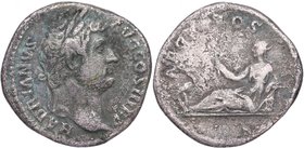 136 dC. Adriano (117-138). Aegytos. Denario. RIC 3456. Ag. 3,20 g. MBC / BC+. Est.100.
