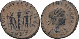 335-337 dC. Constantino II. Cyzicus. GLOR•IA EXERCITVS. RIC VII Cyzicus 136. Ae. 1,23 g. Gloira Exercitis. BC+. Est.20.