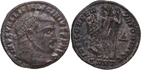 Constantino I (307-337). Lote de dos Follis. Ae. MBC. Est.20.
