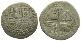FELIPE II. Sevilla. 2 Reales. (1556-1598). SF. Ensayador en reverso a la derecha del 2º castillo. (cal.535). 6,79 gr Ag. 
Grado: mbc-
