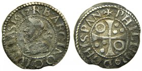 FELIPE III. (1598-1621). 1612. Barcelona. 1/2 croat. (Cal.543). Fecha en anverso. Cospel ligeramente irregular. 1,23 gr ag.
Grado: bc