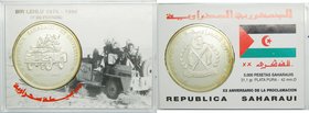 Saharawi Arab Democratic Republic. 5000 Pesetas 1996.Bir Lehlu 1976-1996 XX Aniversario. Estuche original. Cobre 34 gr 42 mm. (km#35) 
Grado: sc