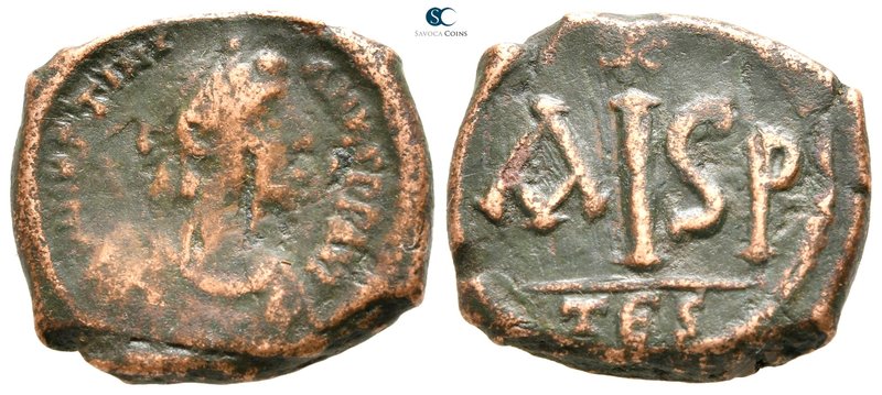 Justinian I AD 527-565. Thessalonica
16 Nummi Æ

21 mm., 6,93 g.



nearl...