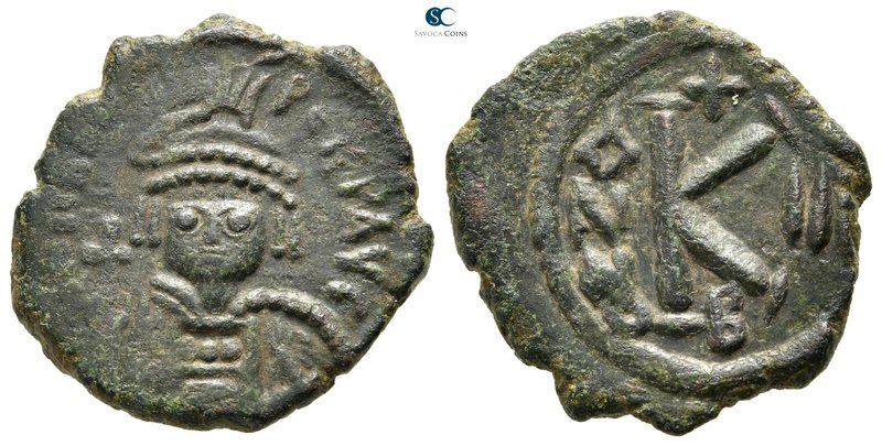 Heraclius AD 610-641. Cyzicus
Half follis Æ

22 mm., 4,98 g.



very fine...