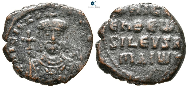 Nicephorus I AD 802-811. Constantinople
Follis Æ

23 mm., 6,71 g.



very...