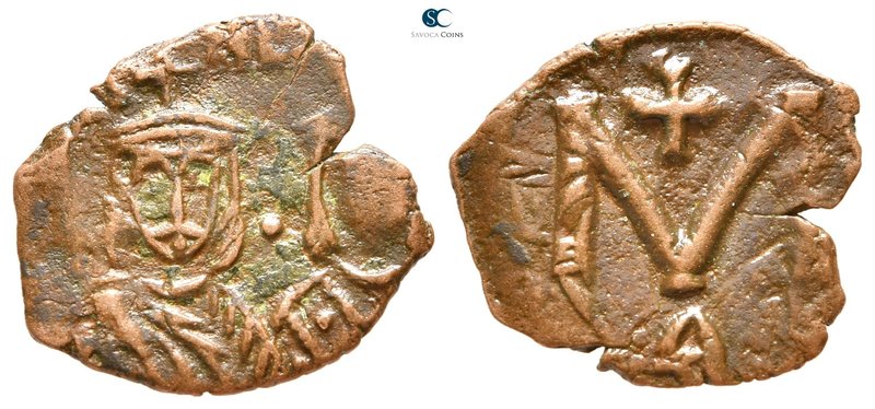 Michael II with Theophilus AD 820-829. Syracuse
Follis Æ

20 mm., 2,17 g.

...