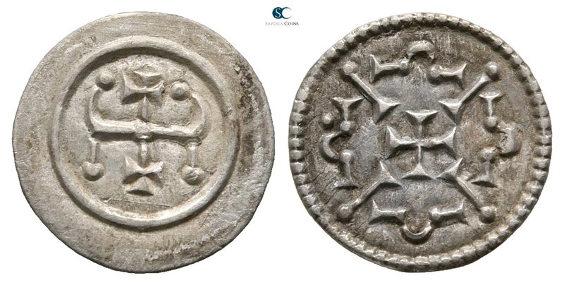 Geza II AD 1141-1162. 
Denar AR 

12 mm., 0,23 g.



very fine