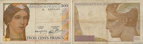 Country : FRANCE 
Face Value : 300 Francs Petit numéro 
Date : (06 octobre 1938) 
Period/Province/Bank : Banque de France, XXe siècle 
Catalogue r...