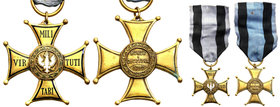 Decorations, Orders, Badges 
POLSKA/ POLAND/ POLEN / RUSSIA

II RP Virtuti Militari Cross IV class 
Tombak złocony. Precyzyjna grawerska robota. O...