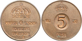 Coin sets
Szwecja / Sweden / Schweden / Suède / Sverige

Gustaw VI Adolf 1950-1973. 5 öre 1964 Stockholm 
Aw.: Pod koroną poziomy napis: GUSTAF VI...