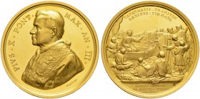 ITALIA 
 Vaticano - Stato Pontificio 
 Pio X. 1903-1914. 
 Medaglia in oro 1906/AN III. Medaglia annuale. Studio del catechismo. Opus F. Bianchi. B...