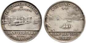NEUSEELAND 
 Victoria, 1837-1901. 
 Silbermedaille 1890. 50 Jahre Kolonie Neuseeland. Stempel von S. Kohn. 6.54 g. Vorzüglich / Extremely fine.