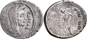 Gaius Iulius Caesar (46/45 v.Chr.): Gaius Julius Caesar und P. Sepullius Macer: AR-Denar 44 v. Chr., Rom, auf den Tod Caesars. Bekränzter und verschle...