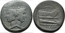 Pompeius Magnus Pius (45 v.Chr.): Æ As, 29,35 g. MAGN, bekränzter Januskopf mit den Zügen des Pompeius. Rs.: PIVS / IMP, Prora nach rechts, Albert 147...
