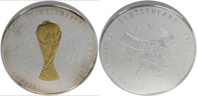 Medaillen Deutschland: FIFA-Fußball WM Deutschland 2006: Offizielle Erstprägung in 1 Kilogramm Sterling-Silber - Der FIFA WM-Pokal, welcher zusätzlich...
