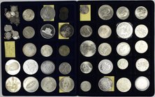 Alle Welt: Lot von circa 40 meist Silber- Münzen/Medaillen, dabei u. a. Spanien 5 Pesetas 1870, Mexico 25 Pesos 1948, 1968, seltene Feinsilbermedaille...