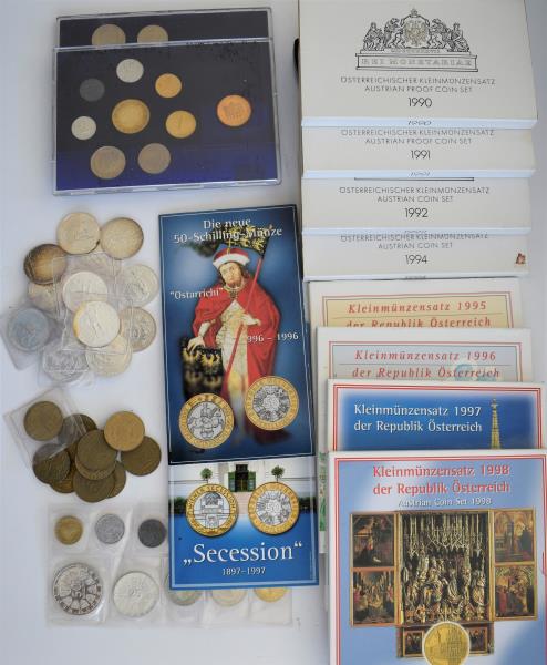 Österreich: Kleine Sammlung an Kursmünzensätzen aus Österreich 1990-1998 (ohne 1...