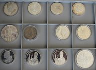 Polen: Sammlung 12 diverse Silbergedenkmünzen aus Polen, diverse Anlässe und Nominale. Dabei 3 Münzen mit Papst Johannes Paul II. (Jan Pawel II.). Übe...
