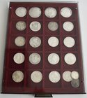 Altdeutschland und RDR 1800 - 1871: Eine Lindnerbox mit 23 Münzen vor Reichsgründung ab 1750, überwiegend Taler. Von Preußen, Bayern, Frankfurt, Hesse...