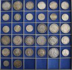 Umlaufmünzen 2 Mark bis 5 Mark: Lot von 32 Silbermünzen, Kaiserreich, Bayern: 5 Mark 1911 (2x), 3 Mark 1909, 1911, 1914 (2x), 2 Mark 1888, 1911 (8x) /...