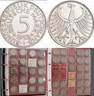 Bundesrepublik Deutschland 1948-2001: Ein Album mit 73 x 5 DM Silberadler sowie 58 x 2 DM Max Planck. Somit augenscheinlich beide Serien komplett. Ink...