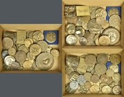Medaillen alle Welt: Finnland: Konvolut von 40 Bronzemedaillen des 20. Jahrhunderts, zum Teil sehr seltene Exemplare mit kleinen Auflagen. Medailleure...