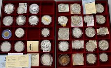 Medaillen - ECU: 2 Lindnerboxen voll mit 33 ECU Münzen. Verschiedene Länder und Nominale, überwiegend aus Silber. Meist mit Zertifikat in der höchsten...