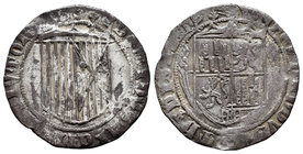 Fernando e Isabel (1474-1504). 1 real. Segovia. (Cal-337). Ag. 2,95 g. Anterior a la pragmática. Escudo de anverso con rosetas debajo. Escasa. MBC-. E...