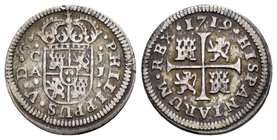 Felipe V (1700-1746). 1/2 real. 1719. Cuenca. JJ. (Cal-1733). Ag. 1,37 g. BC. Est...25,00.