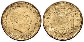 Estado Español (1936-1975). 1 peseta. 1947*19-56. Madrid. (Cal-83). 3,51 g. Escasa en esta conservación. SC-. Est...300,00.