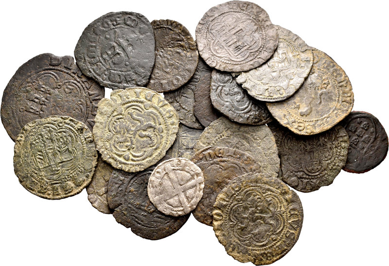 Lote de 24 monedas, vellones de medievales (22) e incluye un 4 maravedís de los ...
