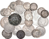 Lote de 29 piezas de plata de España, 1 real, 2 reales, 4 reales, 40 céntimos de escudo, 50 céntimos (19), 1 peseta (2), 2 pesetas (2) y 5 pesetas (2)...