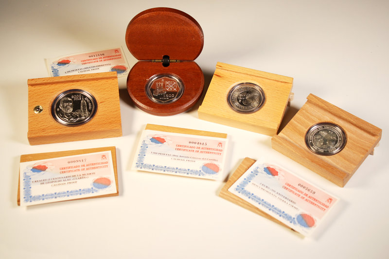 Lote de 4 piezas españolas, 1000 pesetas 1997, centenario de la muerte de Cánova...