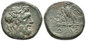 BITHYNIA. Ae21. 85-65 a.C. A/ Cabeza laureada de Zeus a derecha. R/ Aguila estante a izquierda con la cabeza vuelta y alas abiertas, sobre rayos, a am...
