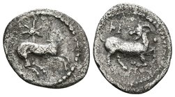 CILICIA, Kelendris. Obolo. 425-400 a.C. A/ Caballo galopando a derecha, encima estrella. R/ Cabra arrodillandose a derecha con cabeza vuelta, encima K...