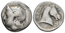 THESSALIA, Pharsalos. Hemidracma. 424-404 a.C. A/ Cabeza de Athena a izquierda portando casco ateniense con protectores en las mejillas. R/ Cabeza de ...