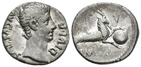 AUGUSTO. Denario. 27 a.C.-14 d.C. Lugdunum. A/ Busto desnudo de Augusto. AVGVSTVS DIVI·F. R/ Capricornio a derecha sosteniendo globo entre sus patas d...