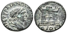 TRAJANO. Ae20. 98-117 d.C. Bithynia, Nicaea. A/ Cabeza laureda a derecha. R/ Vista frontal de altar con puertas. En exergo AIOC. RPC III 1150; Lindgre...