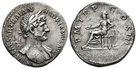 ADRIANO. Denario. 119-122 d.C. Roma. A/ Busto laureado a derecha con ligero drapeado sobre el hombro izquierdo. IMP CAESAR TRAIAN HADRIANVS AVG. R/ Co...