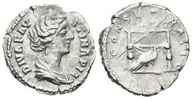 FAUSTINA II. Denario. 176-180 d.C. Roma. A/ Busto drapeado a derecha. DIVA FAUSTINA PIA. R/ Trono cubierto sobre el que se apoya cetro, en su base pav...