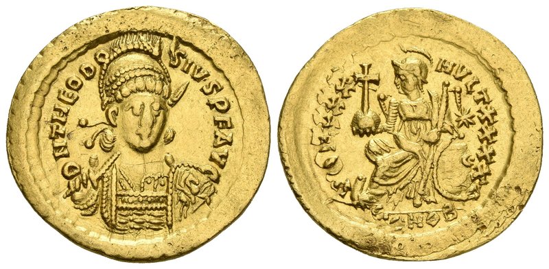 THEODOSIO II. Sólido. 430-440 d.C. Constantinópolis. A/ Busto con casco y coraza...