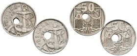 ESTADO ESPAÑOL. Lote compuesto por 2 monedas de 50 Céntimos. 1949 *19-52 y *19-53, ambas con perforación central desplazada. MBC+.
