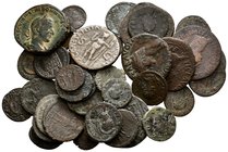 IMPERIO ROMANO. Lote compuesto por 39 monedas de bronce incluyendo diferentes tipos de los siguientes emperadores: Claudio, Treboniano Galo, Honorio, ...