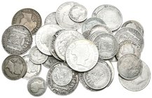 ISABEL II. Lote compuesto 39 monedas de plata, conteniendo: 1 Real 1852 Madrid, 1863 Barcelona; 2 Reales. 1845 Madrid CL, 1852 Sevilla, 1855 Madrid, 1...