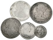 MONARQUIA ESPAÑOLA. Lote compuesto por 5 monedas de plata, conteniendo: Felipe V. 1/2 Real 1738 Madrid JF; Carlos III. 2 Reales 1787 Madrid DV; Carlos...