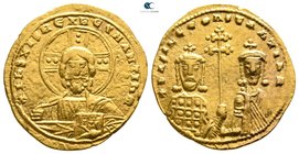 Basil II Bulgaroktonos AD 976-1025. Struck AD 977. Constantinople. Histamenon Nomisma AV