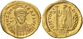 OSTROGOTI Teodorico (495-526) Solido a nome dell’imperatore d’Oriente Zeno - Busto elmato di fronte - R/ La Vittoria stante a s. - cfr. RIC 905 AU (g ...